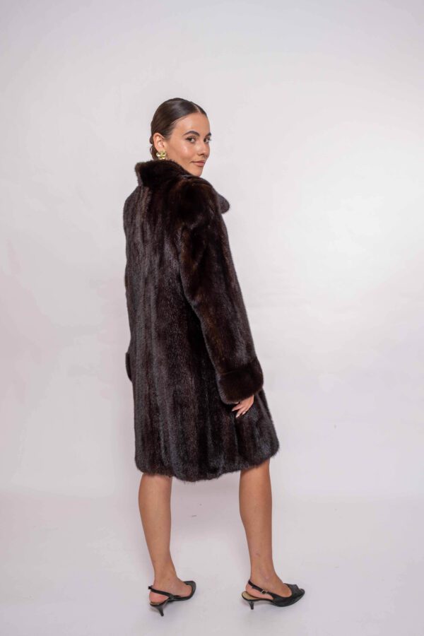 Luxury Women’s Mahakan Mink Fur Coat – Elegant Design
