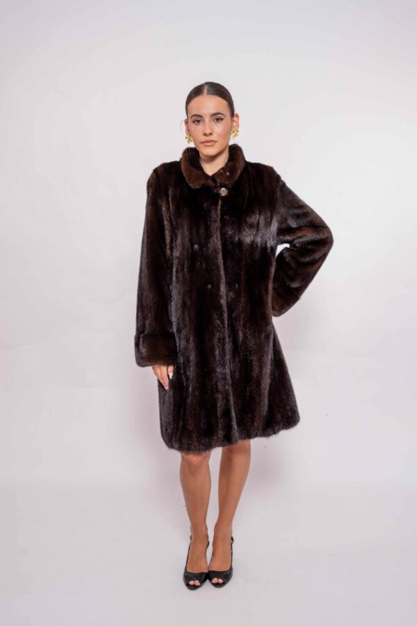 Luxury Women’s Mahakan Mink Fur Coat – Elegant Design